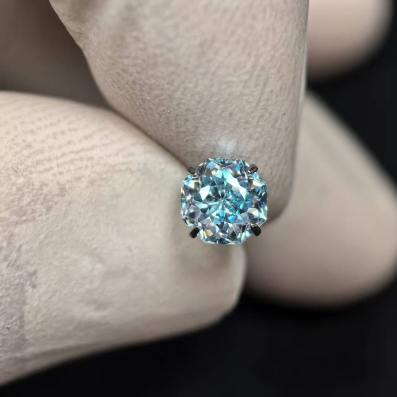 Naušnice od F136 titanijskog legura | Ružičasto rezanje u geometrijskom obliku s cirkonom | Ušni vijak od titana | Vilinski stil | Unisex