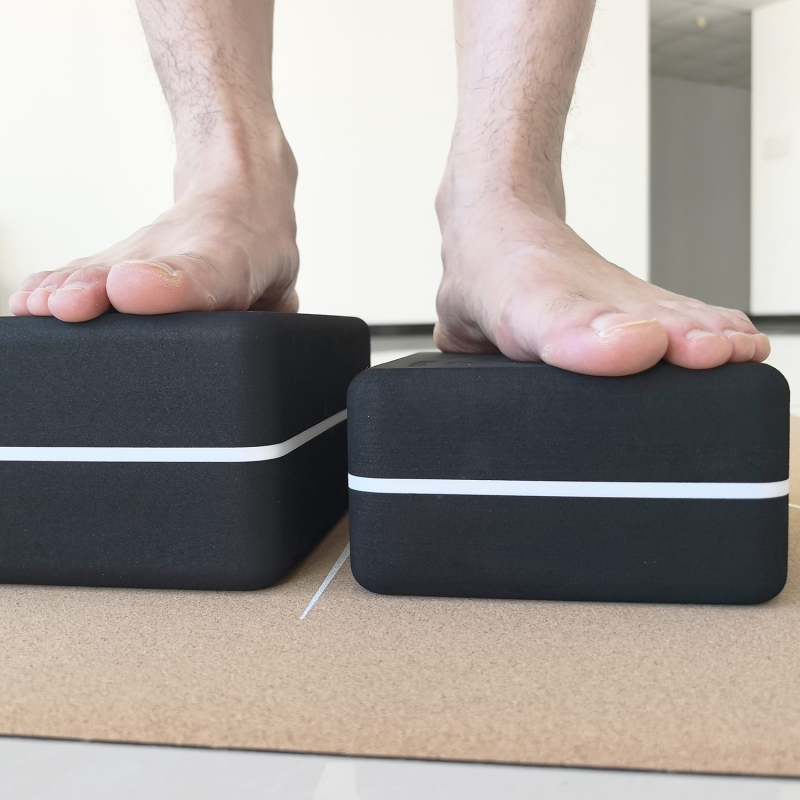 IyogaSports blok za jogu - EVA blok visoke gustoće s zaobljenim kutovima, profesionalna klasa, 300 g