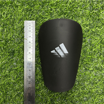 Šin zaštitnici goljenice za nogomet - plastični štitnici goljenice, za djecu i odrasle, trening (Materijal: plastika; Kategorija: Štin zaštitnici; Primjena: nogomet; Primjenjivi scenariji: nogomet; Bez prilagodbe)