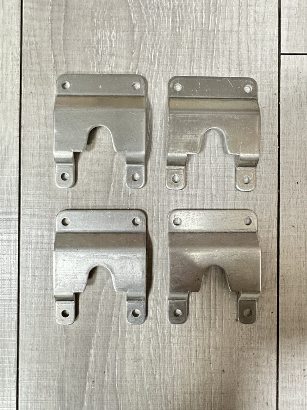 Universalus greito atpalaidavimo motociklo galinio bagažinės diegimo rinkinys geležinėms dėžėms, žvejybos dėžėms, įrankių dėžėms ir bagažui