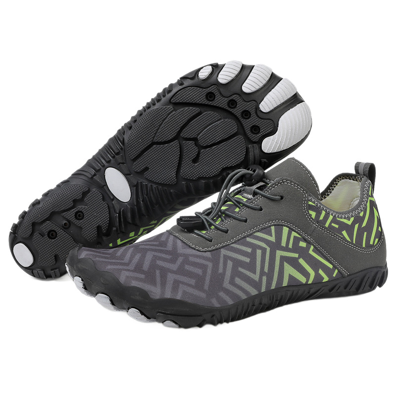 Upes taku kurpes – ūdensdrošas, pretn slīdēšanas gumijas zole, EVA vidējā zole, sieta iekšējā daļa, augšējā daļa ar gaisa slāni