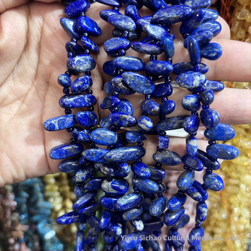 Voľné korálky z prírodného kameňa — tvar kvapky vody, vlčí zub, bočná dierka, s karabínkou