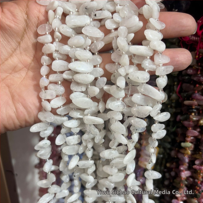 Voľné korálky z prírodného kameňa — tvar kvapky vody, vlčí zub, bočná dierka, s karabínkou