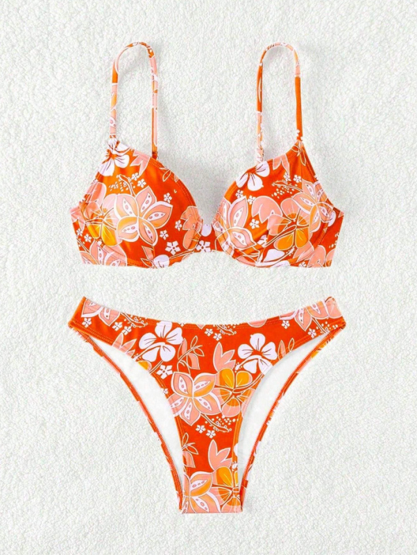 Két részes bikini virágos mintával, szexi hát nélküli designal, merevítővel és párnázott kosárral, poliészter anyagú 220 g/m², bélés poliészter.