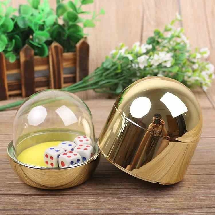 Čaša za kockice – ABS materijal, zaobljene ivice, neobičan oblik