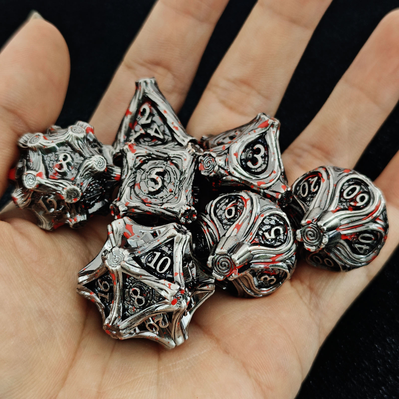 Set kockica Dungeons & Dragons – cinkova legura, 20-strana, zaobljeni kutovi (Težina 172 g; Pakiranje: 50 kom.)