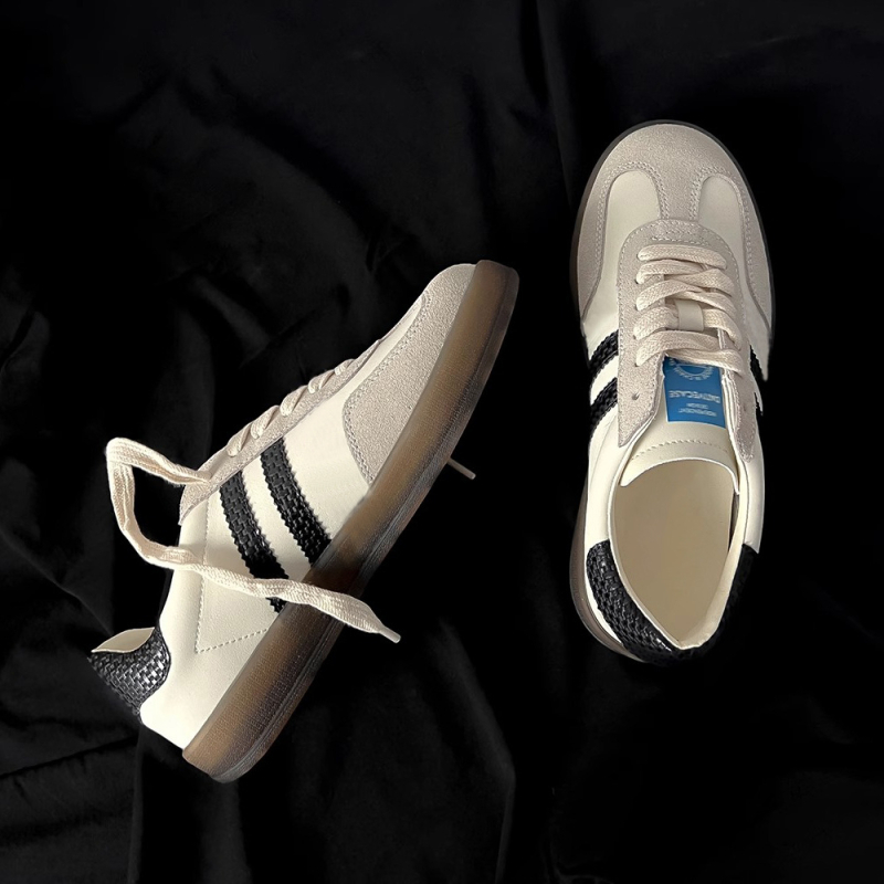 Damske kožne tenisice Strawberry Bear, moderni minimalistički stil, dvije plohe kože od govedine, nisko gležnja, 1-3 cm visina potplata, gumena potplat, prednje vezanje s vezicama