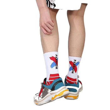 Vyrų krepšinio kojinės – vidutinio ilgio, neslystančios, kvapo apsauga, plonos