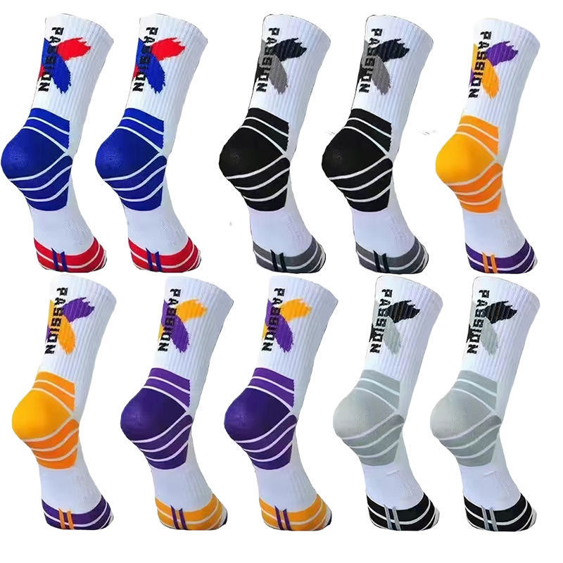Vyrų krepšinio kojinės – vidutinio ilgio, neslystančios, kvapo apsauga, plonos