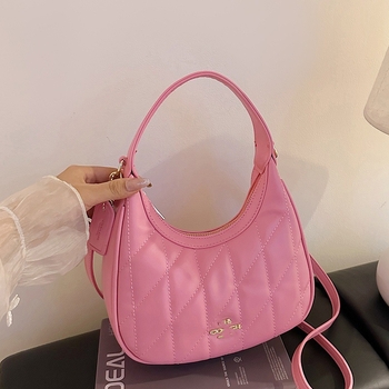 Dumpling kott kettaga, PU materjal, tõmblukuga, polüestervooder, ovaalne kuju