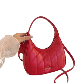 Dumpling kott kettaga, PU materjal, tõmblukuga, polüestervooder, ovaalne kuju