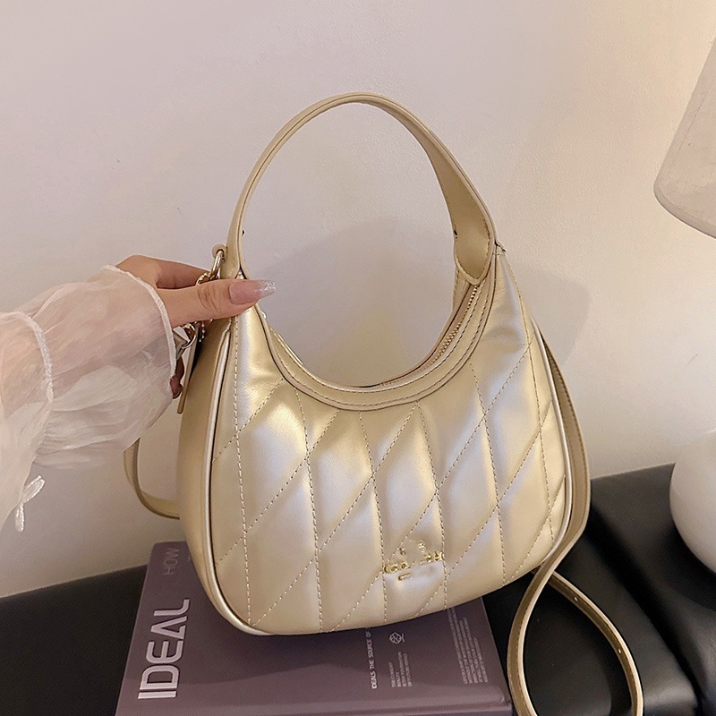 Dumpling kott kettaga, PU materjal, tõmblukuga, polüestervooder, ovaalne kuju