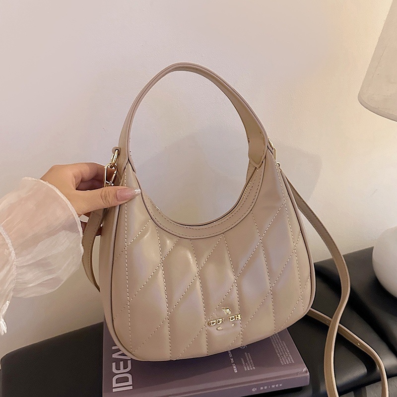 Dumpling kott kettaga, PU materjal, tõmblukuga, polüestervooder, ovaalne kuju