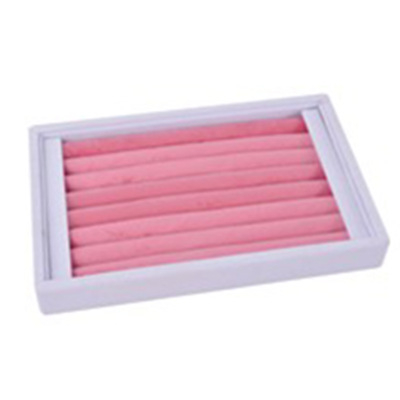 Rotaslietu demonstrācijas kastīte ar syntētiska flaneles iekšpusi; piemērota gan pirkstiem, gan auskarām; mākslas vēja stil; 2017 reģistrēta