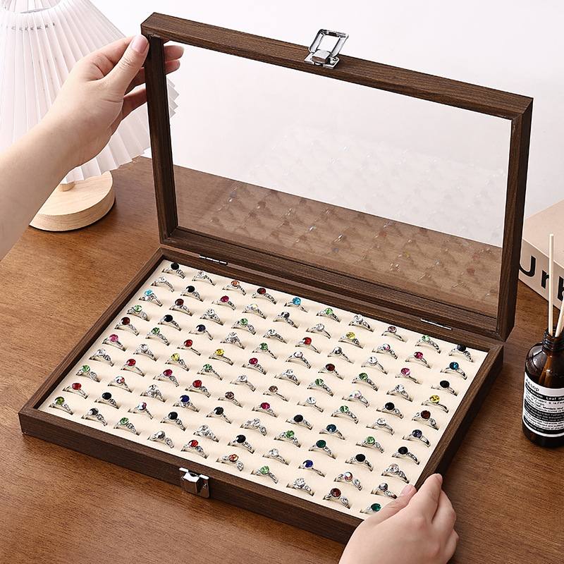 Medinė juvelyrinių dirbinių dėžutė su dangčiu — dulkėms ir drėgmei atspari, stalinis dizainas, vieno aukšto, skirta juvelyrikai