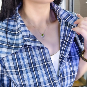 S925 ezüst Iris virág nyaklánc kristály berakással, keresztlánccal, körte alakú kövek