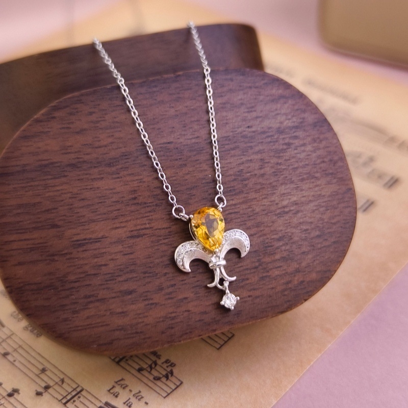 S925 ezüst Iris virág nyaklánc kristály berakással, keresztlánccal, körte alakú kövek