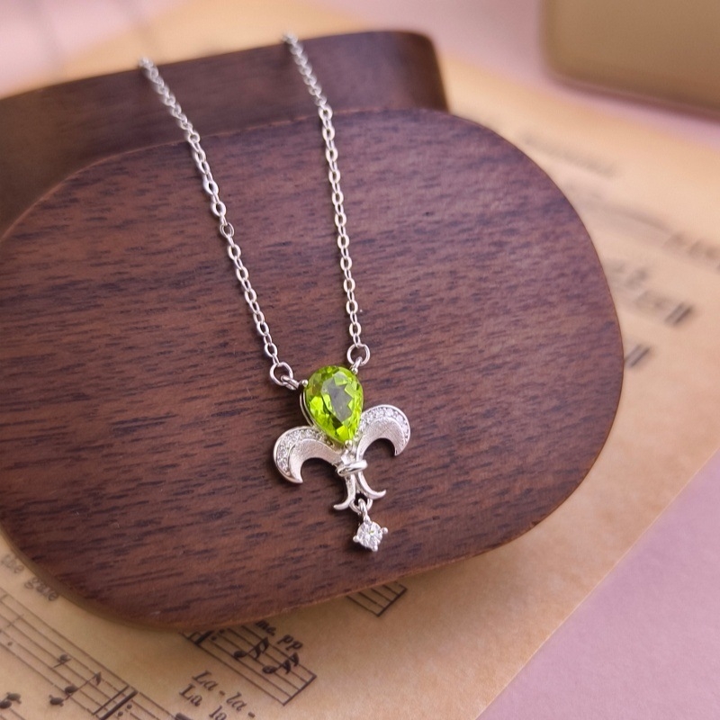 S925 ezüst Iris virág nyaklánc kristály berakással, keresztlánccal, körte alakú kövek