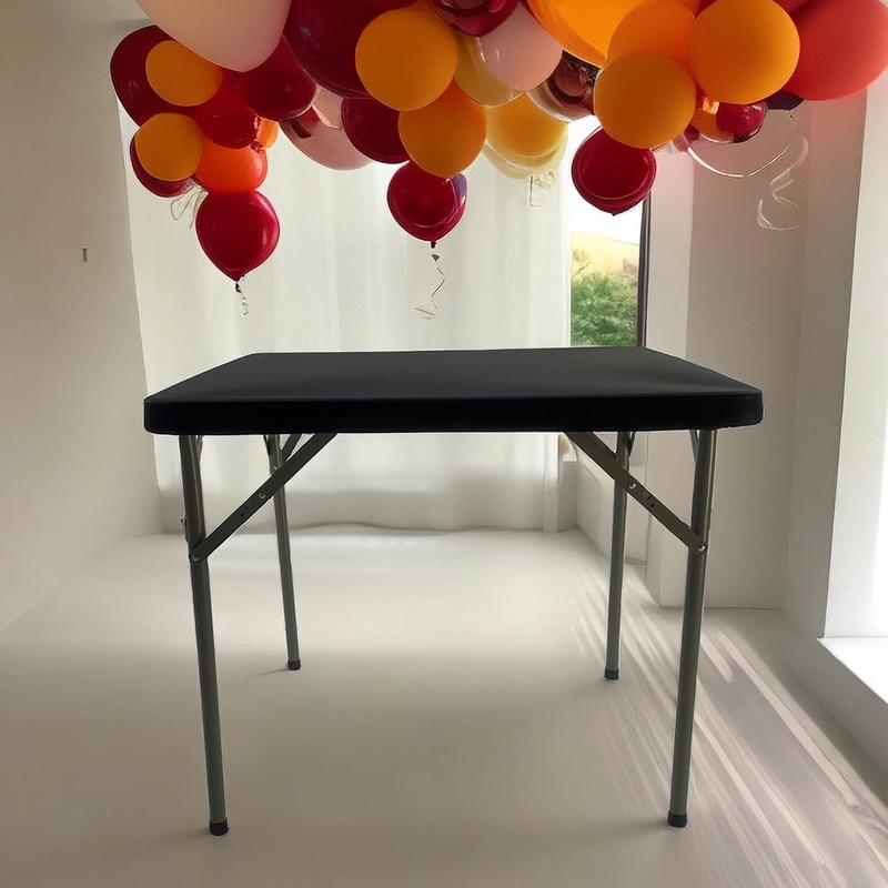 Staltiesė, kvadratinė forma, mišrus materialas, šiuolaikiškas minimalistinis stilius, viešbučio stilius