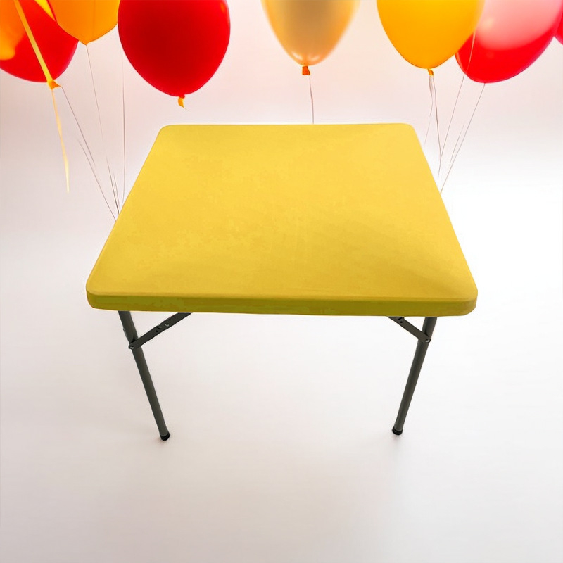 Staltiesė, kvadratinė forma, mišrus materialas, šiuolaikiškas minimalistinis stilius, viešbučio stilius