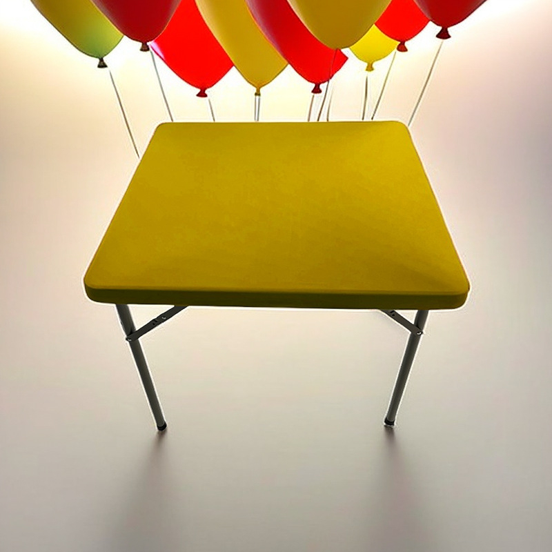 Staltiesė, kvadratinė forma, mišrus materialas, šiuolaikiškas minimalistinis stilius, viešbučio stilius