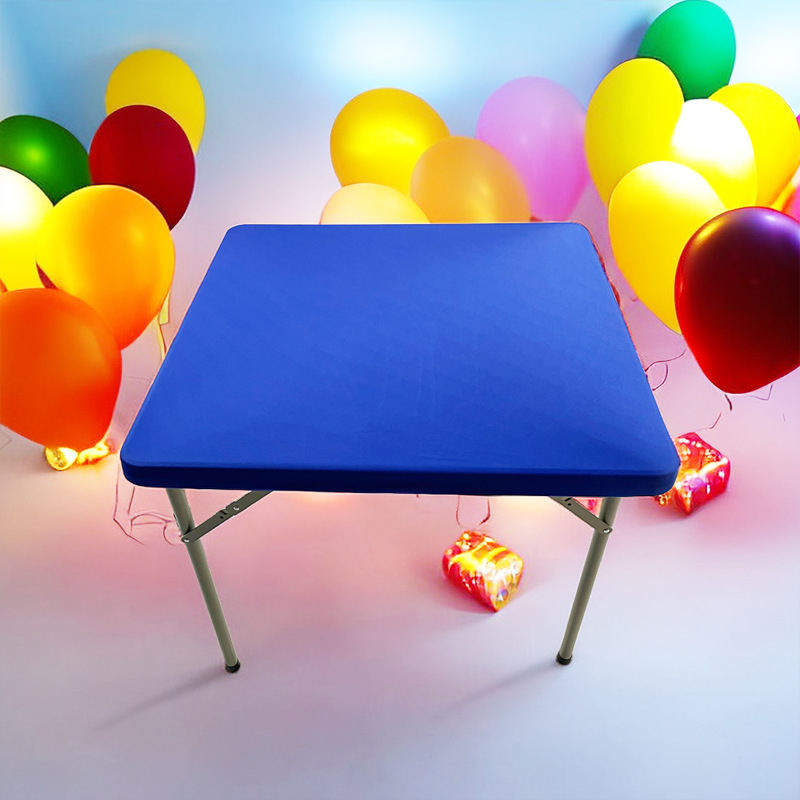 Staltiesė, kvadratinė forma, mišrus materialas, šiuolaikiškas minimalistinis stilius, viešbučio stilius