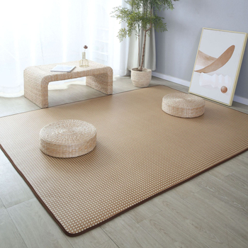 Pleteni tatami tepih od slame, kvadratnog oblika, prugastog uzorka; pogodan za studijsku sobu, balkon ili druge prostore; usisavanje.