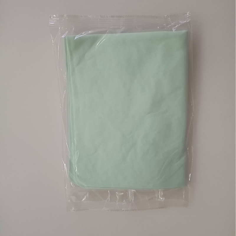 PVA anyagú sporttörölköző, síkreliefes szövés, 8 szálas egyszálas fonal, 141 g, hűsítő és gyorsan száradó (vízfelvétel 5–10 s)