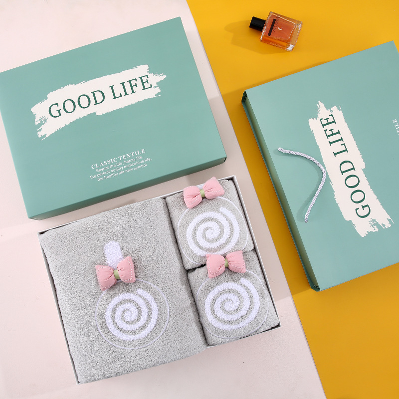 Set prosoape din fleece coral într-o cutie cadou, 3 piese; personalizare: imprimare logo, broderie și tiv; greutate 500 g; Brand Miaoxi