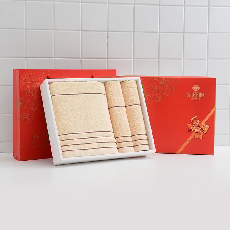 Jielia set ručnika u poklon kutiji: tri komada – jedan ručnik za tijelo i dva ručnika za ruke, 100% pamuk, 110 g, jacquard, s otisnutim logom