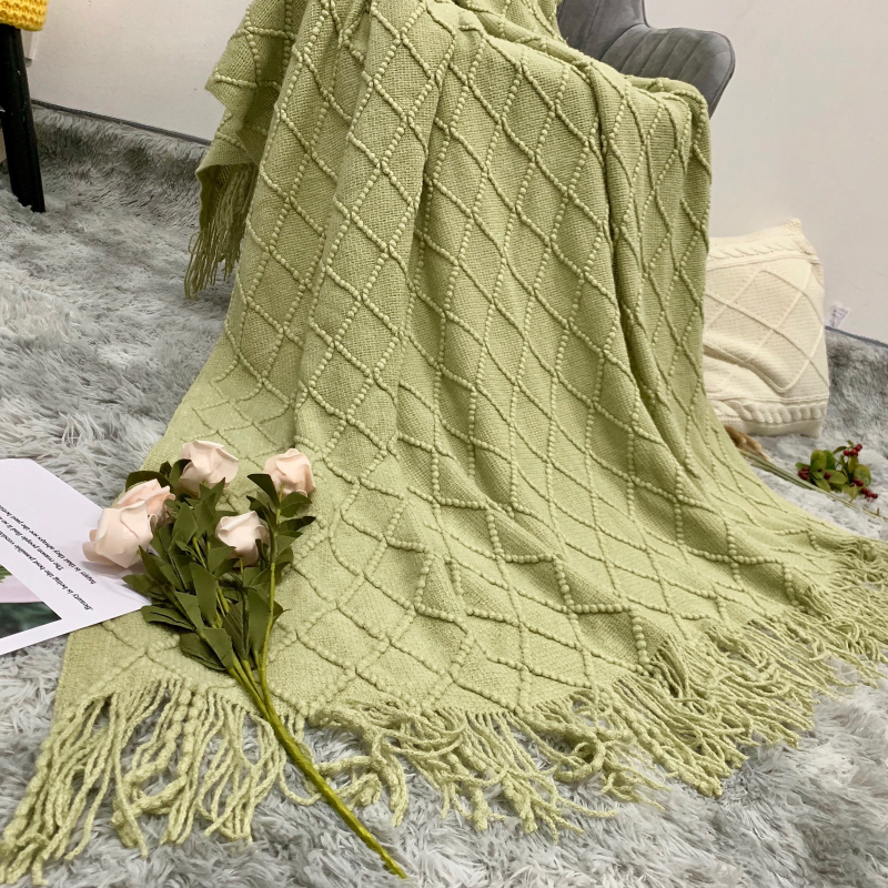 Akrilna pletena deka 240x220 cm – jednobojna, korejskog stila, pokrivač za krevet i kauč