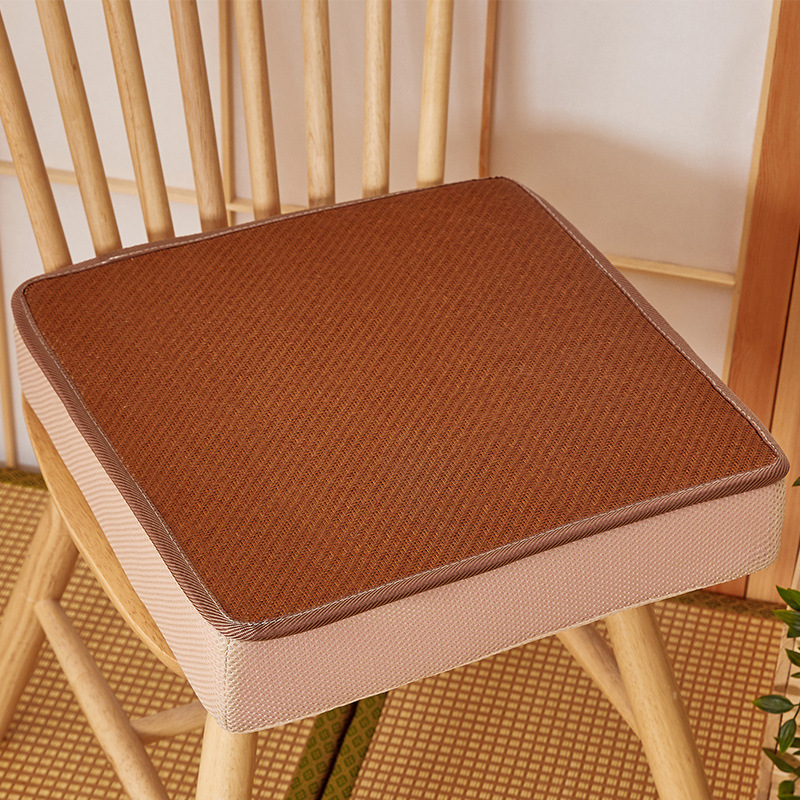 Krēsla spilvens ar biezāku sūkļa pildījumu, pretslīdēt dizains paaugstināšanai; audums no vīnogu šķiedras; pildījums: putas