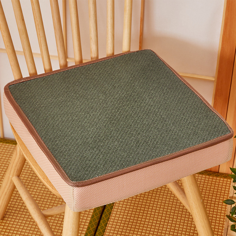 Krēsla spilvens ar biezāku sūkļa pildījumu, pretslīdēt dizains paaugstināšanai; audums no vīnogu šķiedras; pildījums: putas