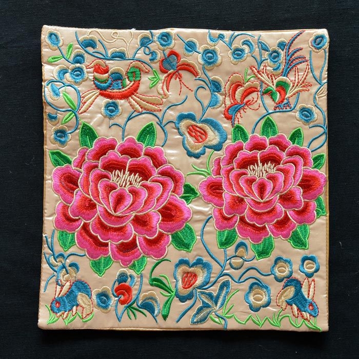 Audiniai siuvinėjimo dekoras — Kinų stiliaus motyvas; baigtas gaminys, mašininis siuvinėjimas; medžiaga: mišinys; serija: Kinijos stiliaus; tinka svetainei, miegamajam, studijai