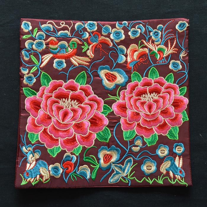 Audiniai siuvinėjimo dekoras — Kinų stiliaus motyvas; baigtas gaminys, mašininis siuvinėjimas; medžiaga: mišinys; serija: Kinijos stiliaus; tinka svetainei, miegamajam, studijai