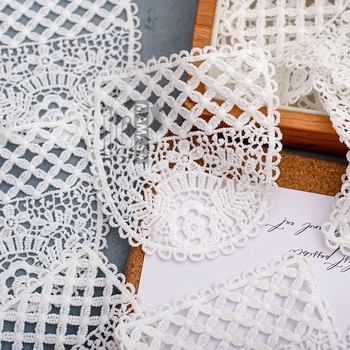 Raidžių tinklelio siuvinėjimo kišeninis lipukas su nėriniu audiniu - 100% medvilnė; tinka batams ir skrybėlėms - Prekės kodas 895799714059