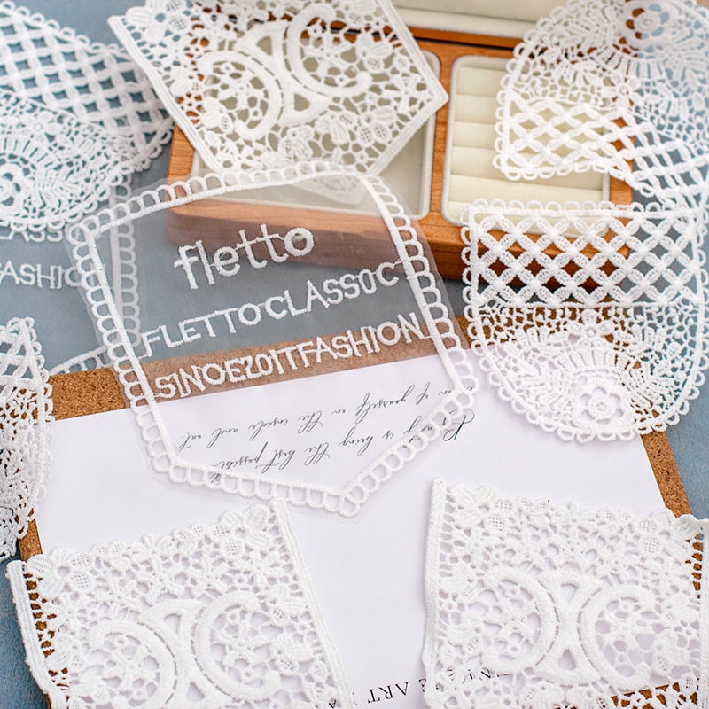 Raidžių tinklelio siuvinėjimo kišeninis lipukas su nėriniu audiniu - 100% medvilnė; tinka batams ir skrybėlėms - Prekės kodas 895799714059