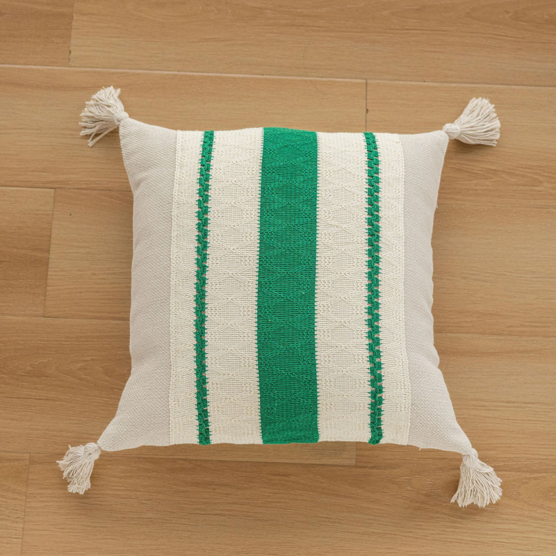 Jastuk s poliester navlakom i pamukom punjenim, moderan minimalistički stil, izvezeni resici, uzorci: pruge, srce, kvadrat, mogućnost prilagodbe.