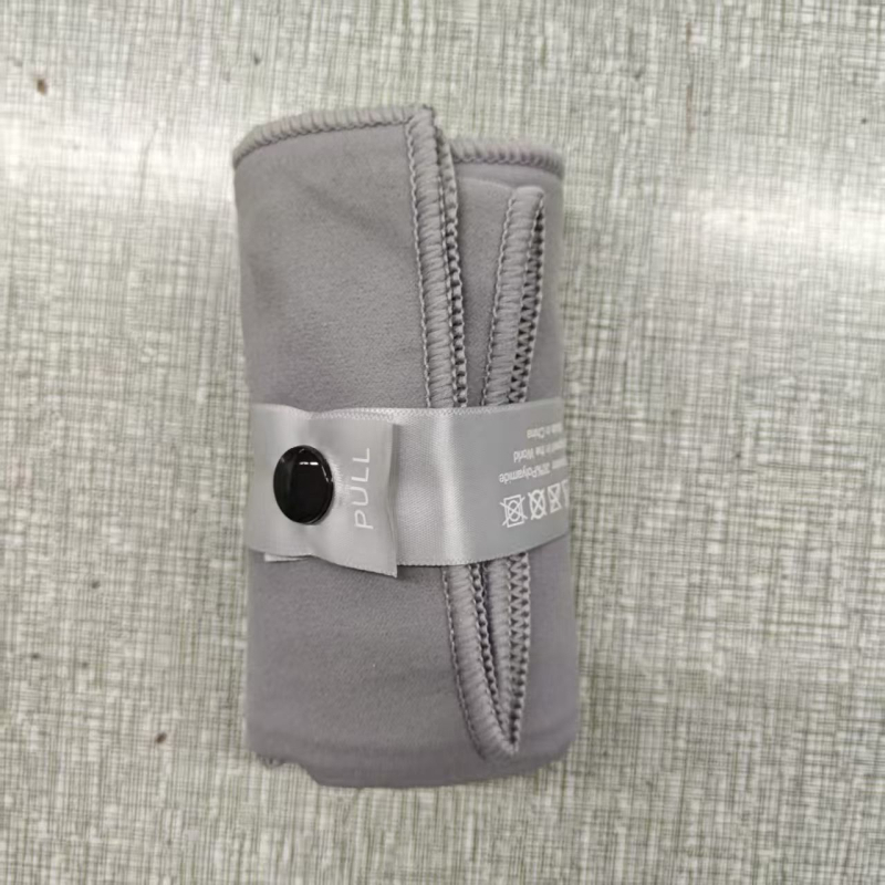 Бързосъхнеща микрофибърна кърпа за плуване и фитнес — преносима, абсорбира пот, 150D нишка, права тъкан, тегло под 100 g