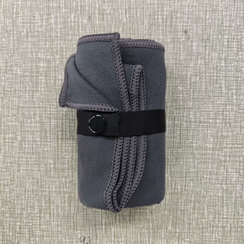 Бързосъхнеща микрофибърна кърпа за плуване и фитнес — преносима, абсорбира пот, 150D нишка, права тъкан, тегло под 100 g