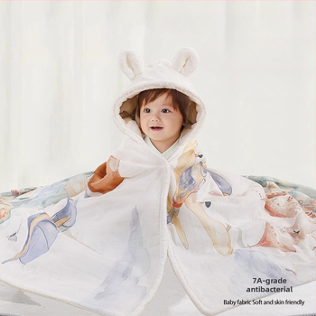 Koralinio fliso kūdikių vonios rankšluostis su gobtuvu, sugeria ir greitai džiūsta, 500–800 g, visiems sezonams, animacinio stiliaus