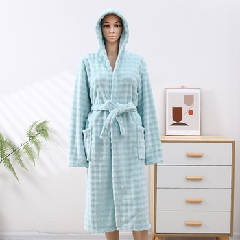 Vannas halāts no korāla flīsa, uzsūcošs un biezināts, universāls, ziemas lietošanai, jacquard kappe ar tauriņa dizainu