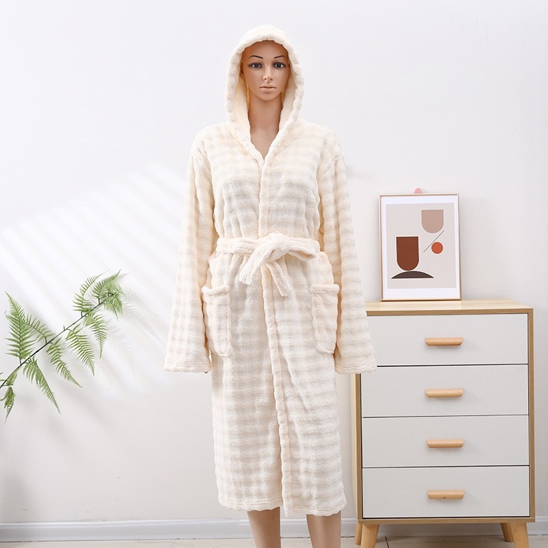 Vannas halāts no korāla flīsa, uzsūcošs un biezināts, universāls, ziemas lietošanai, jacquard kappe ar tauriņa dizainu