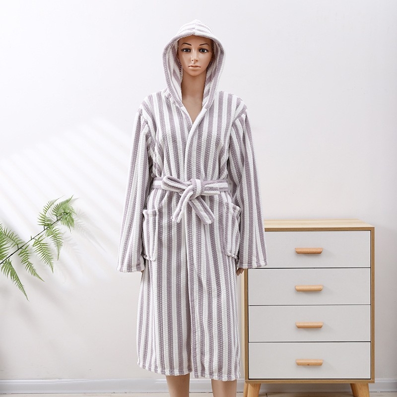 Vannas halāts no korāla flīsa, uzsūcošs un biezināts, universāls, ziemas lietošanai, jacquard kappe ar tauriņa dizainu