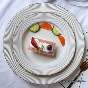 Eiropas stila ēdiena šķīvis, apaļš, vienkrāsains, mūsdienīgs minimālisma dizains, piemērots dāvanai