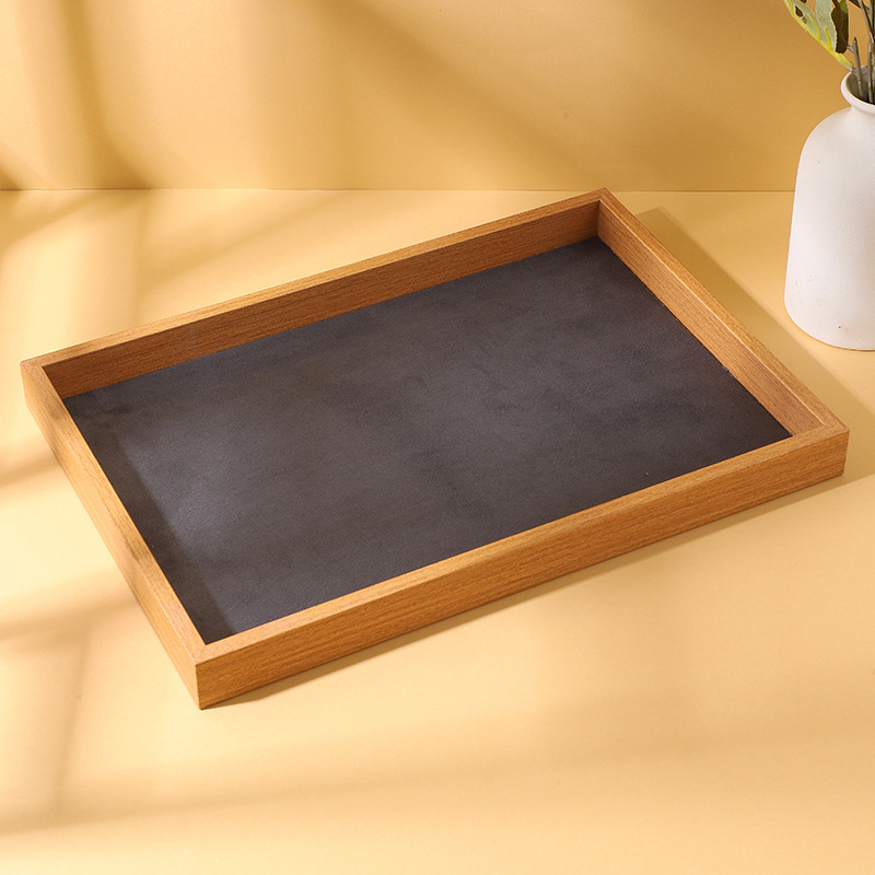 Visu vienā rotaslietu trauciņš, masīvs koks, taisnstūra forma, samta iekšējā apdare, splicing darbs