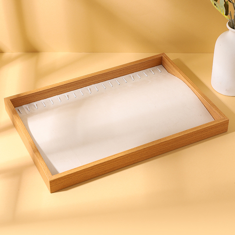 Visu vienā rotaslietu trauciņš, masīvs koks, taisnstūra forma, samta iekšējā apdare, splicing darbs