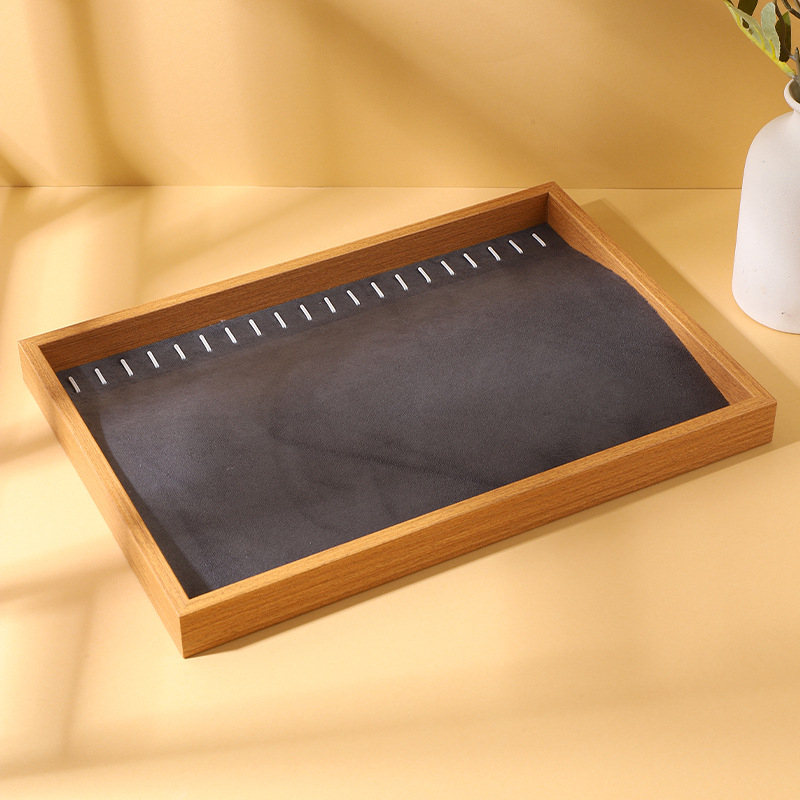 Visu vienā rotaslietu trauciņš, masīvs koks, taisnstūra forma, samta iekšējā apdare, splicing darbs