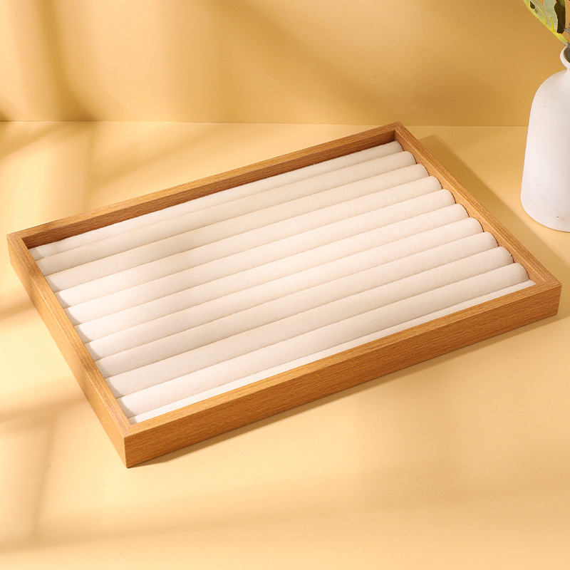 Visu vienā rotaslietu trauciņš, masīvs koks, taisnstūra forma, samta iekšējā apdare, splicing darbs