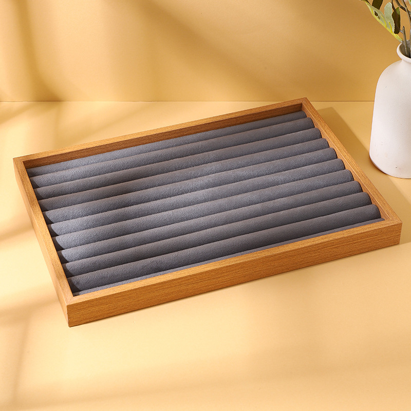 Visu vienā rotaslietu trauciņš, masīvs koks, taisnstūra forma, samta iekšējā apdare, splicing darbs